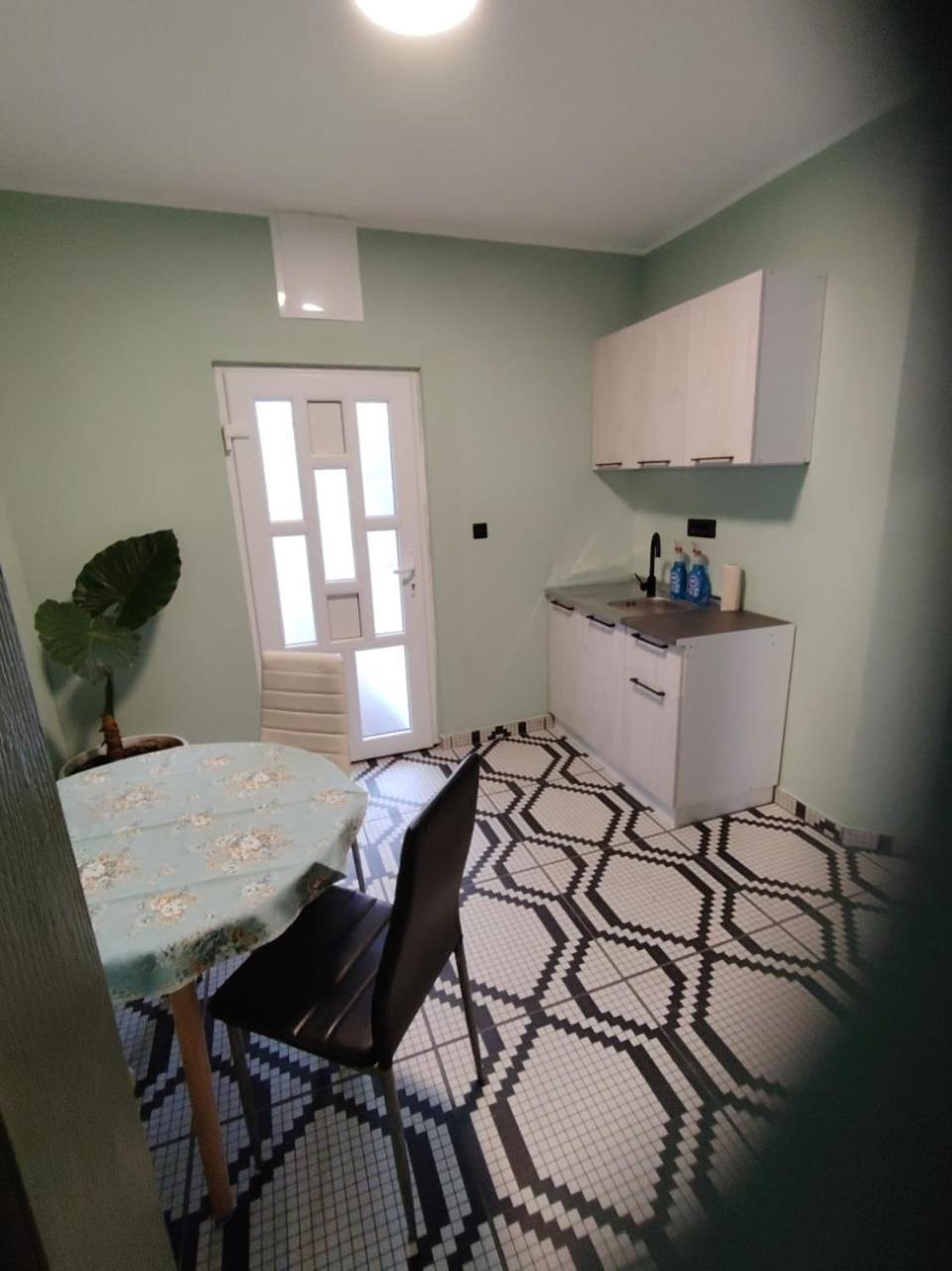 Hostal Gazdinstvo Tadic Nikšić Exterior foto