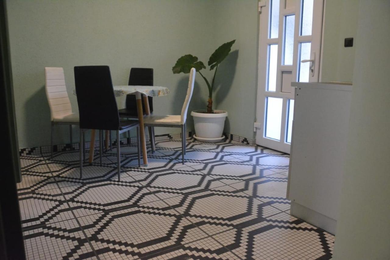 Hostal Gazdinstvo Tadic Nikšić Exterior foto